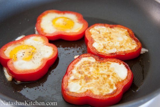 Bell-Pepper-Egg-in-a-Hole-9-547x365